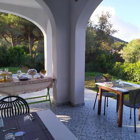 Bed and breakfast Casa Corbezzolo 3*